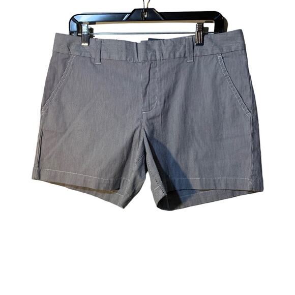 Tommy Hilfiger Women's 5 Inseam Shorts, Size 10, Blue White Stripe - Picture 1 of 9